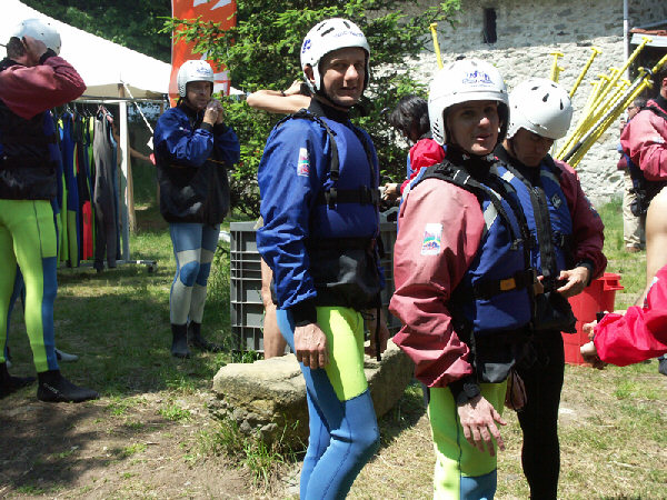 rafting vestiti attrezzatura