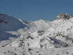 Piste del Passo Pordoi. Si vede anche il Sass bec�.