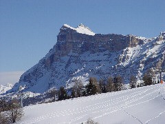 Il Santa Croce visto dalle piste dell'Alta Badia.