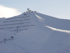 Piste ed impianti di risalita del Passo Pordoi.