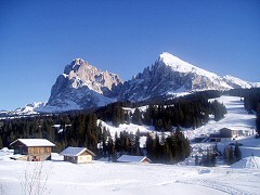 Il Sassopiatto ed il Sassolungo visti dall'Alpe di Siusi.