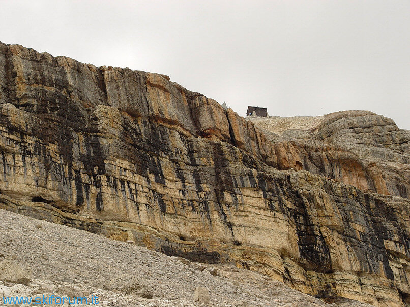 traversata-sella-14-capanna-fassa.jpg