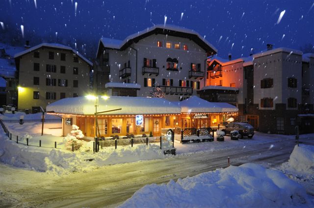 foto hotel cevedale a Pejo