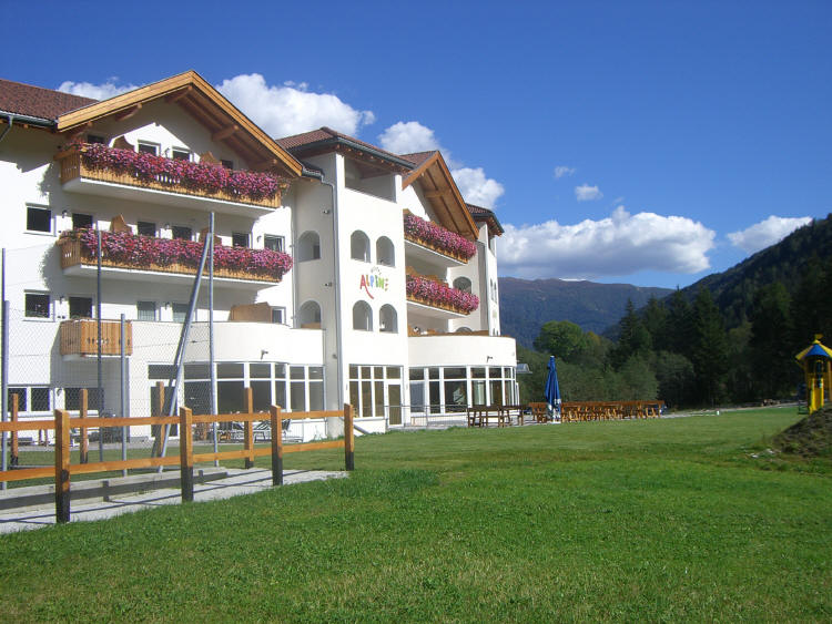 foto estiva hotel Alpin Ladursn