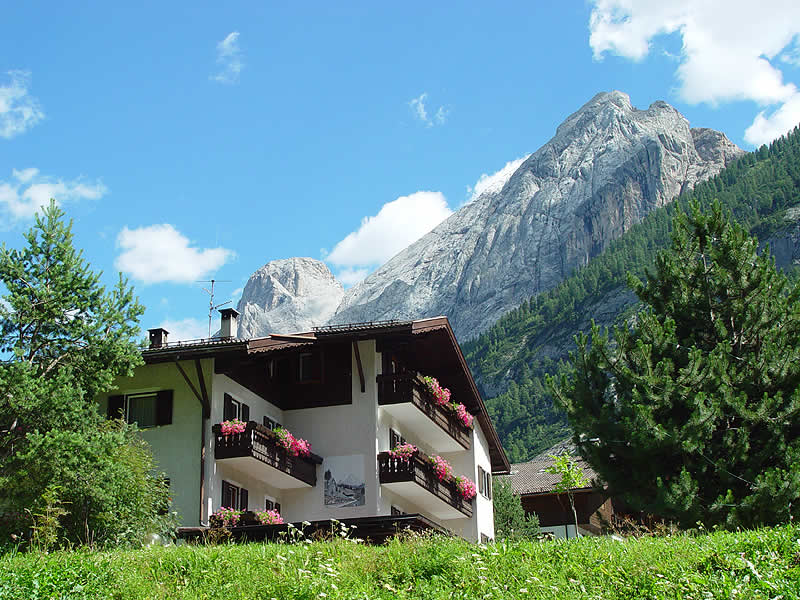 albergo clara di penia canazei