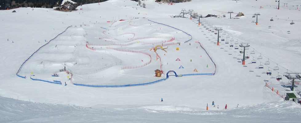 foto snowpark e boarder cross a Canazei