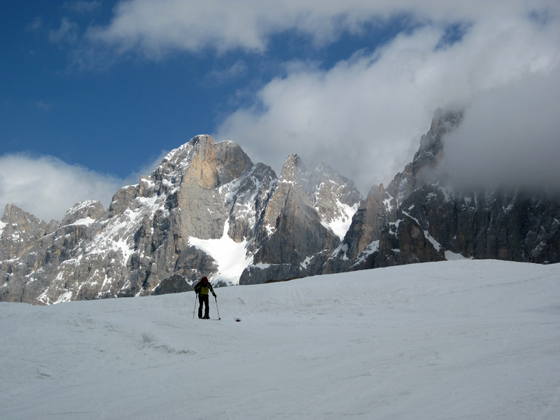 sciatore al Passo Rolle