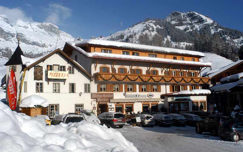 foto hotel Pordoi nel centro di Arabba