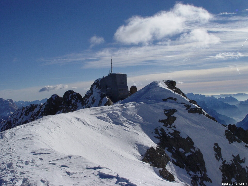 foto stazione funivia marmolada