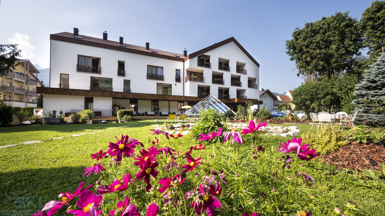 esterno hotel in estate