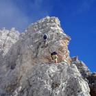 Escursionisti in ferrata