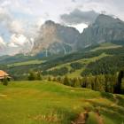 Spettacolare e panoramica parte centrale del sentiero Saltri foto dolomiti alpe di siusi
