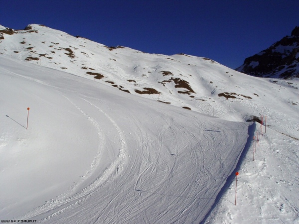 immagine curvone pista da sci padon