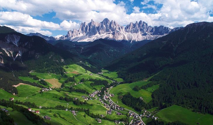 101316-villnoesser-sonnenseite-wandertipp-airphoto-tappeiner-ag.jpg