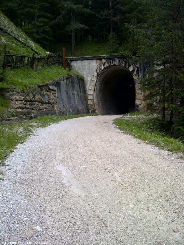 105852-26secondagalleriaarrivo.jpg