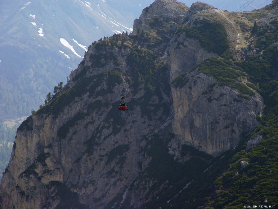 11747-funivia-passo-falzarego.jpg