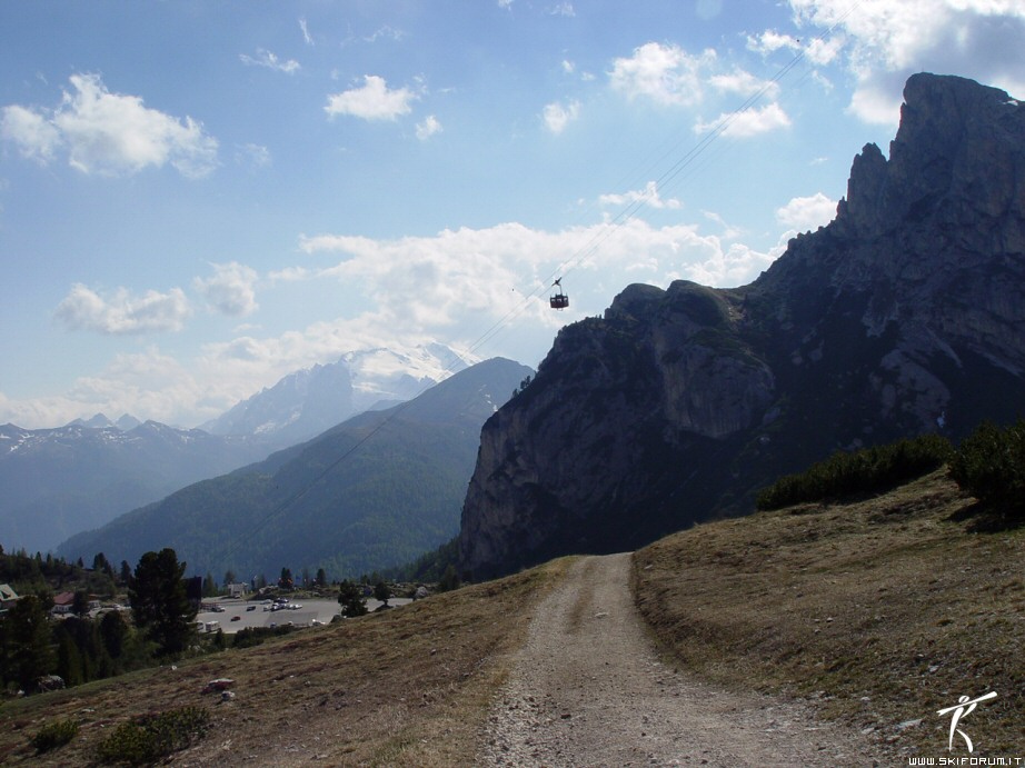 11764-foto-funivia-falzarego-cortina.jpg