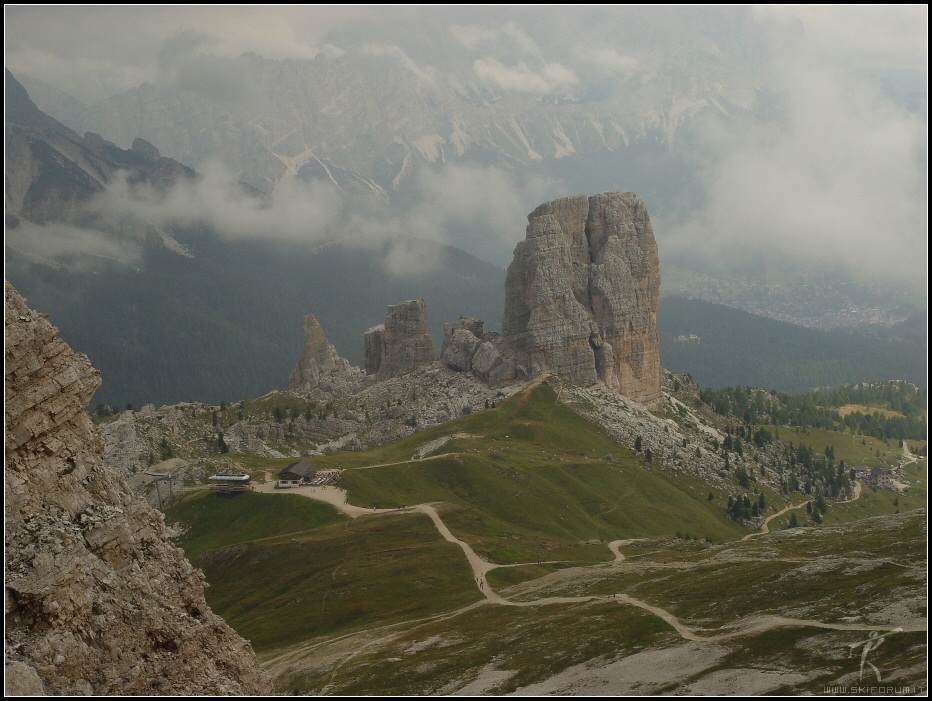 11841-cinque-torri-dolomiti.jpg