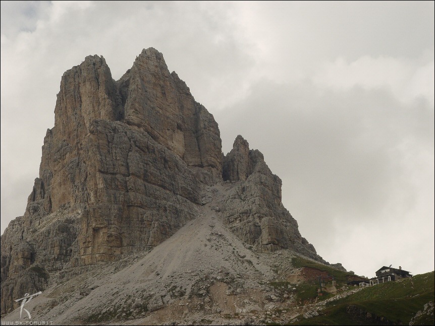 11854-monte-rifugio-averau.jpg