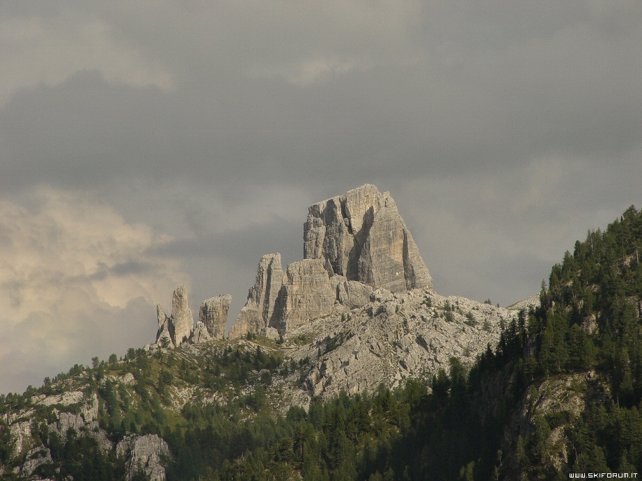 11855-immagine-cinque-torri.jpg