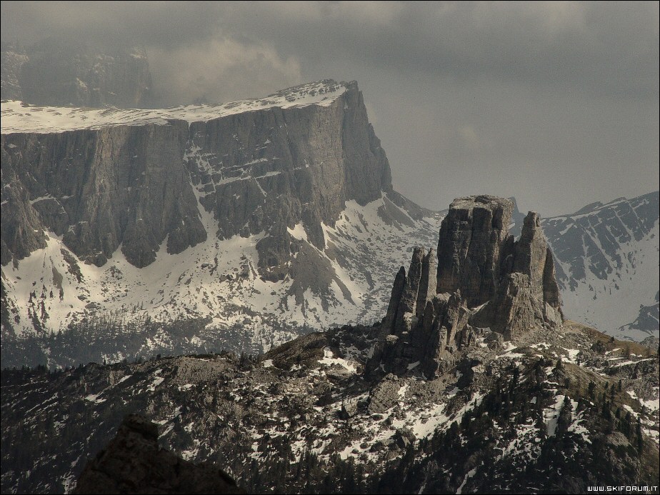 11925-dolomiti-5-torri-lastoi-formin.jpg