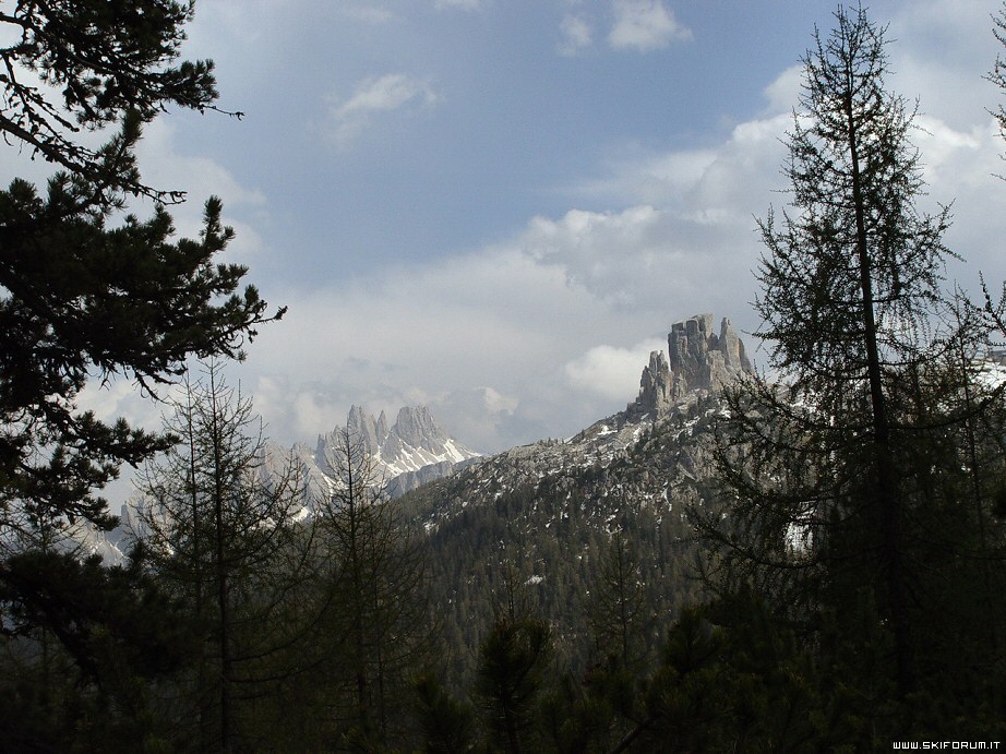 11927-croda-lago-5-torri.jpg