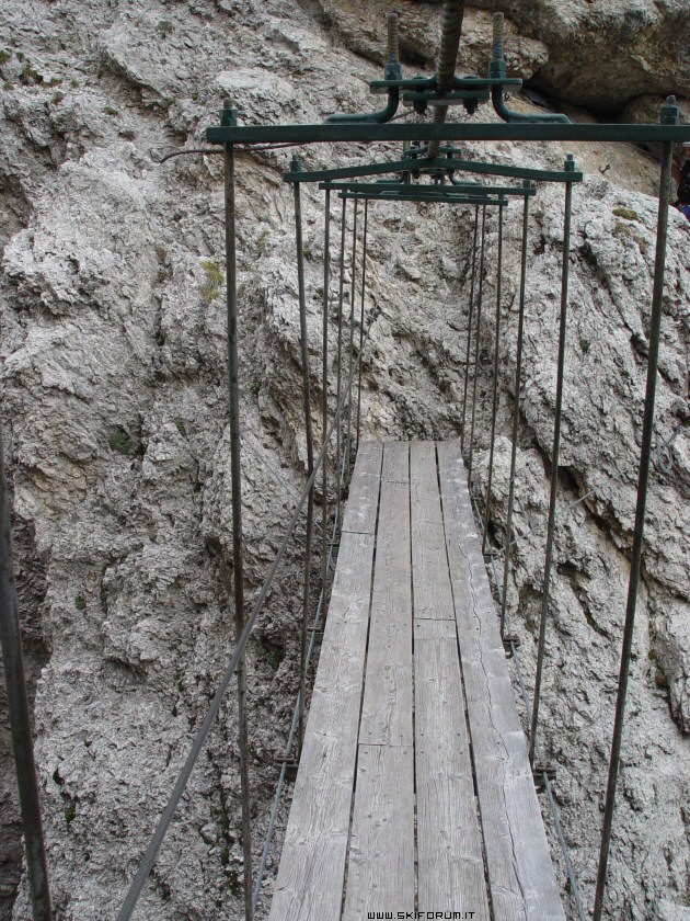 12977-ponte-sospeso-ferrata-sella.jpg