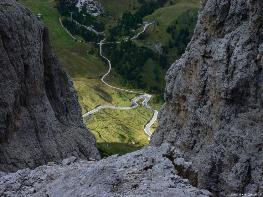 12984-strada-passo-gardena.jpg