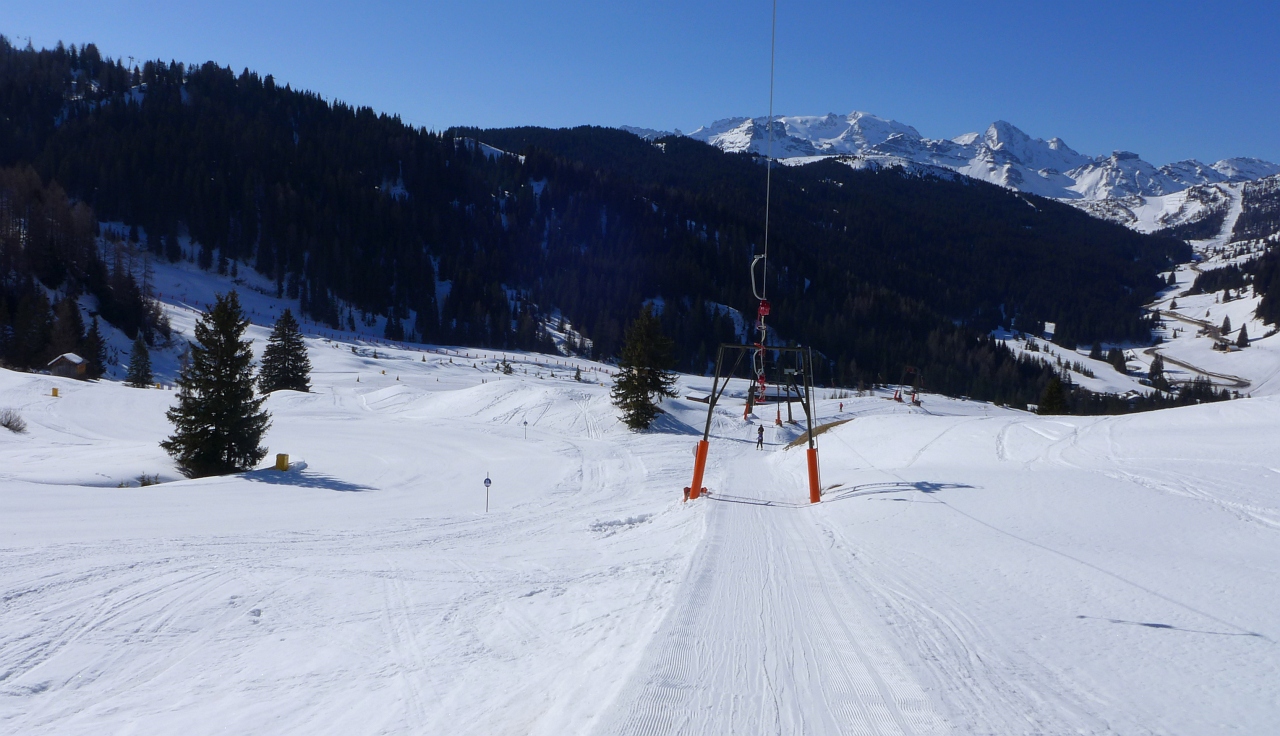 150393-skilift-con-curva-capanna-nera.jpg