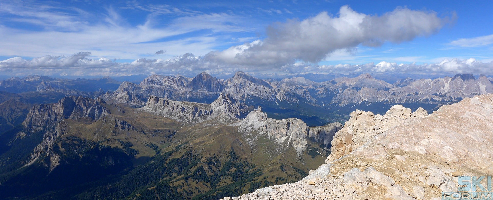 150778-panorama-dolomiti-dal-pelmo.jpg