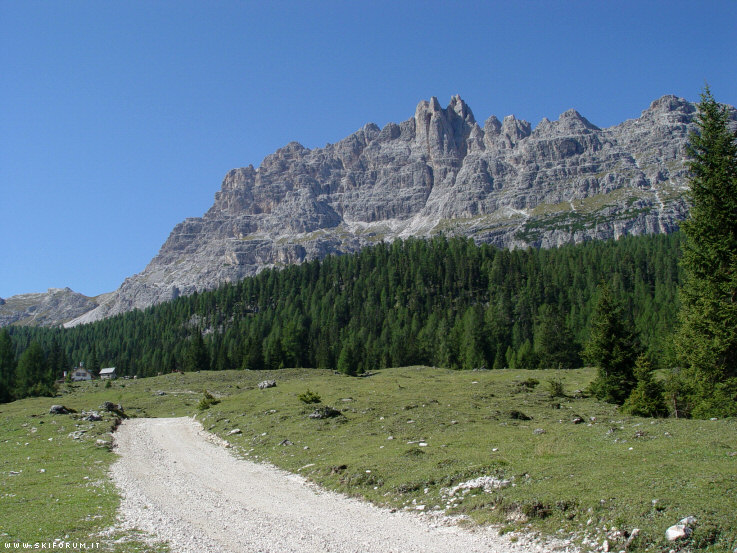 1649-08-croda-da-lago.jpg