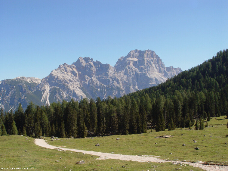 1652-sorapiss-panorama.jpg