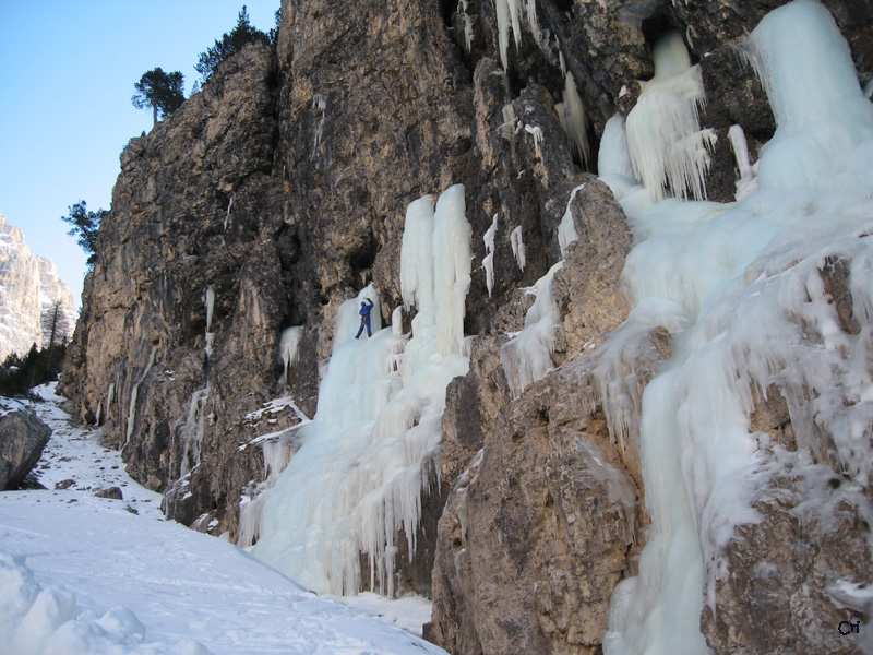 18474-cascate-di-ghiaccio-lagazuoi.psd.jpg