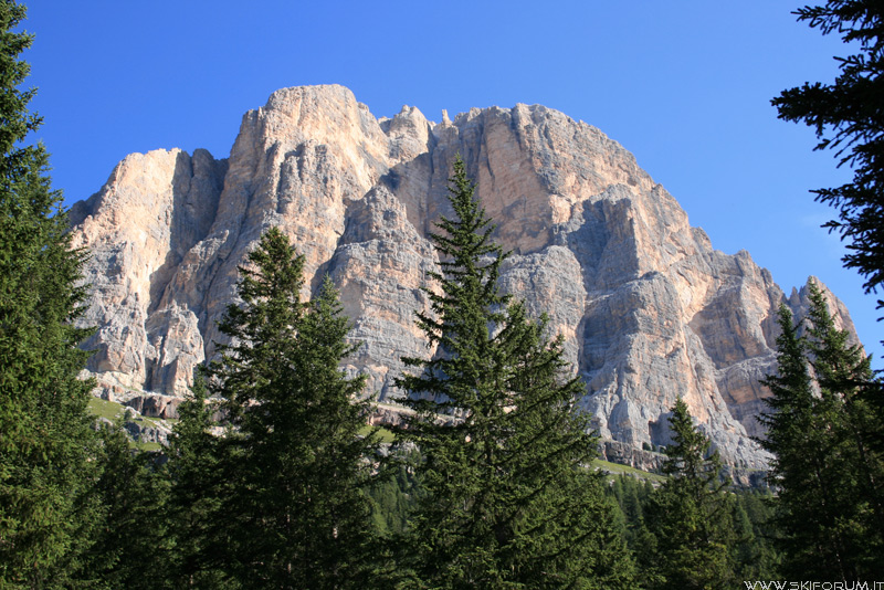 25258-tofana-di-rozes.jpg