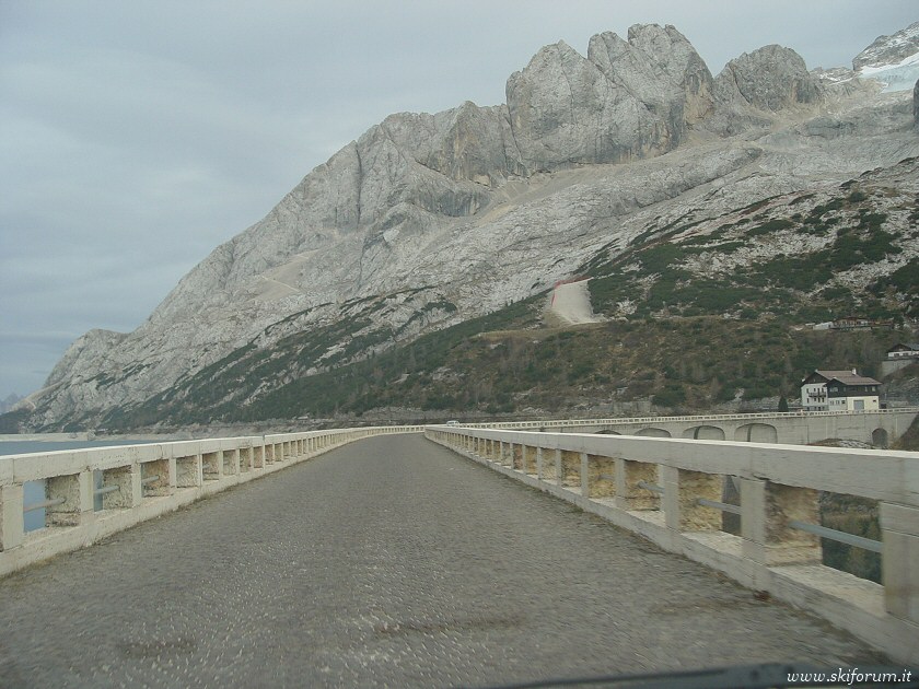 2618-guidare-dolomiti-diga-fedaia.jpg