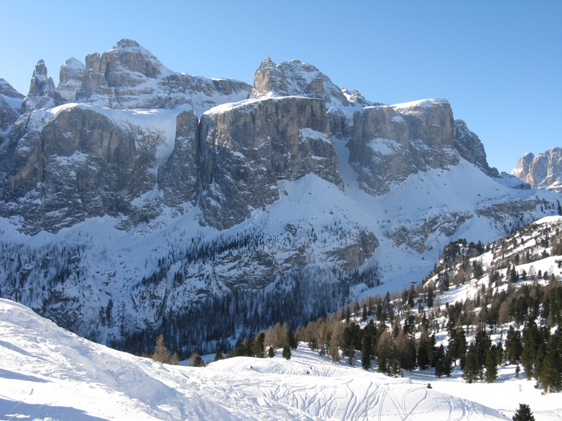 32613-copia-di-gruppo-sella-visto-da-forcelles-colfosco.jpg