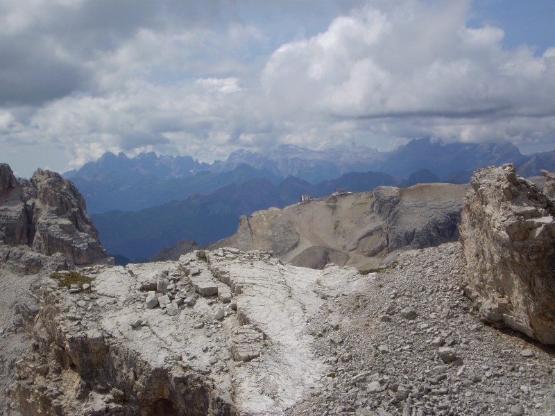 36772-il-rif.-lagazuoi-dalla-torre-sud-di-fanes-alla-fine-della-ferr.-tommaselli.jpg