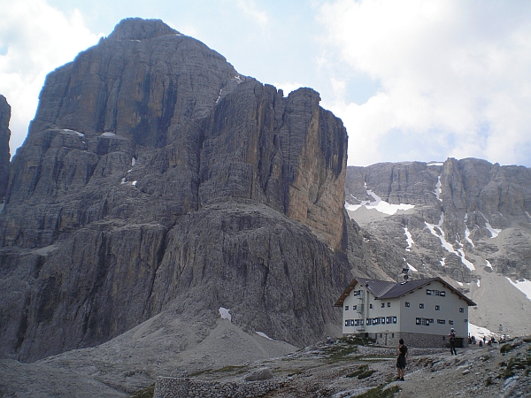 43017-rifugio-e-monti-1-bis.jpg