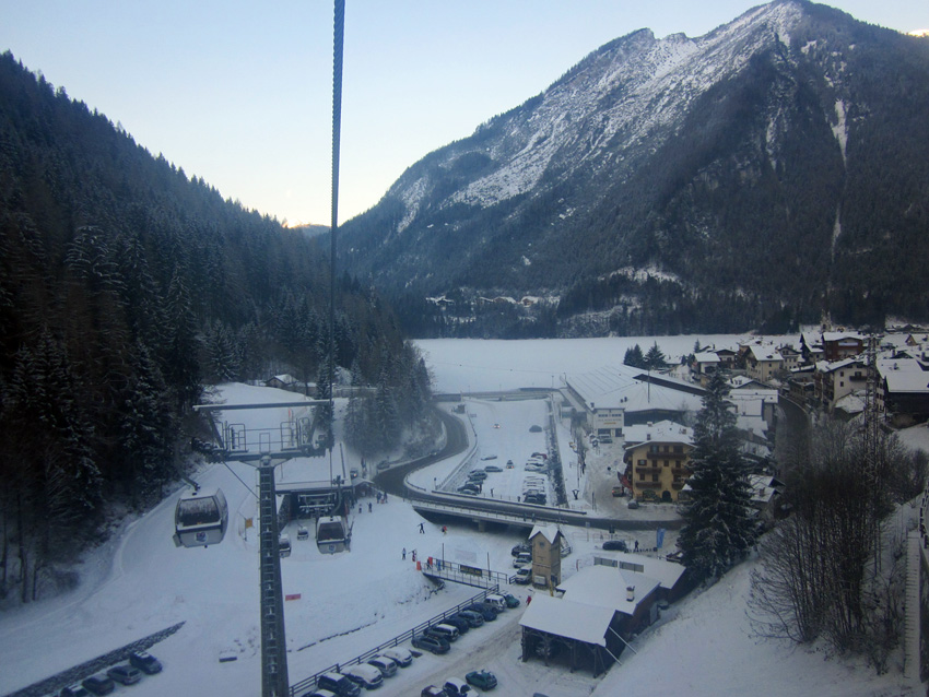 73483-lago-alleghe-ghiacciato.jpg