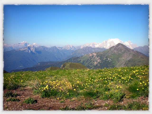 78921-la-marmolada-in-sfondo.jpg