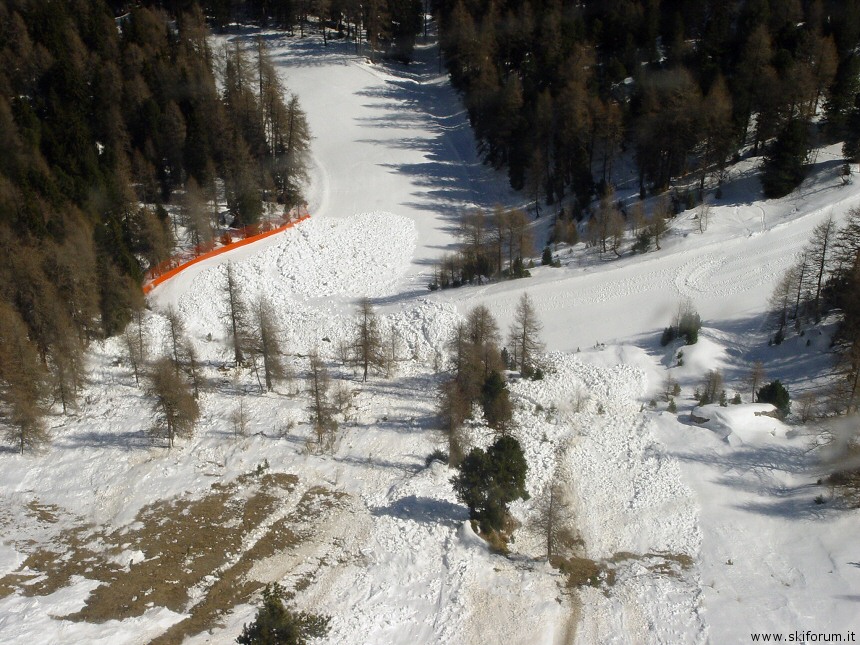 7995-valanga-pista-gardena.jpg