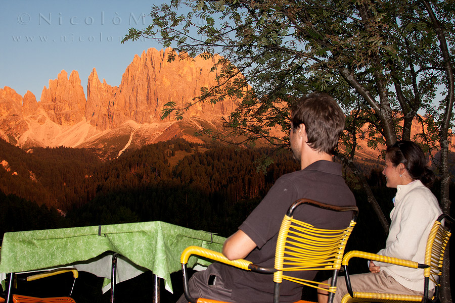 80561-tavolino-vista-rosengarten.jpg