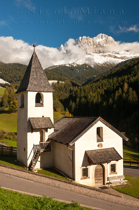 82183-chiesa-san-cipriano-tires.jpg