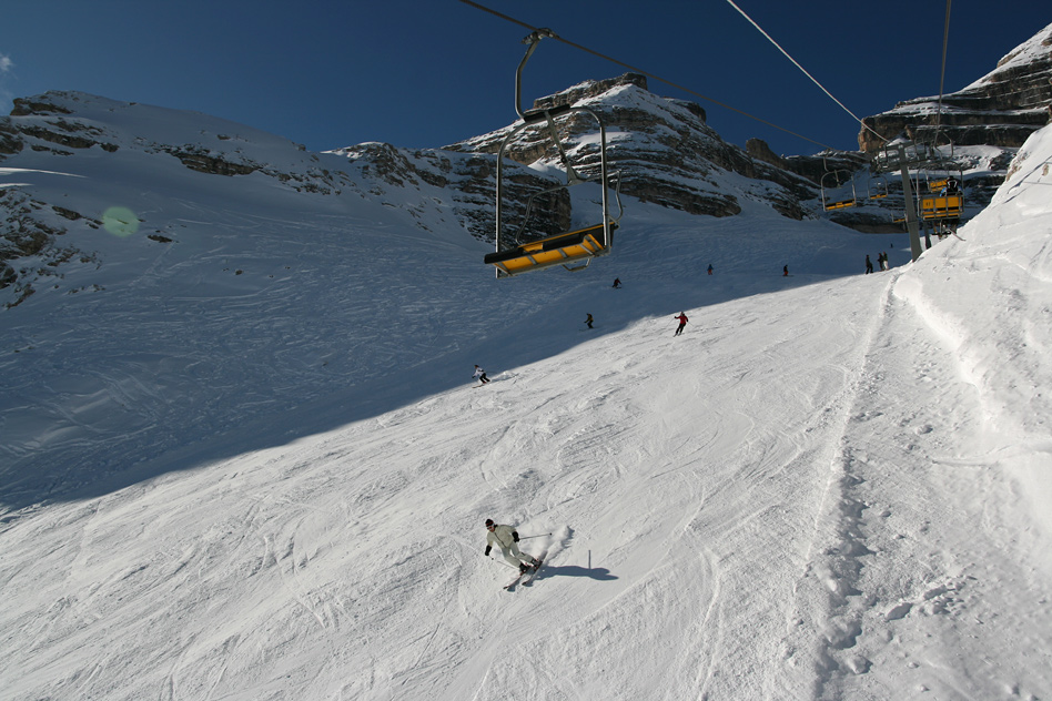 82750-bus-de-tofana-pista.jpg