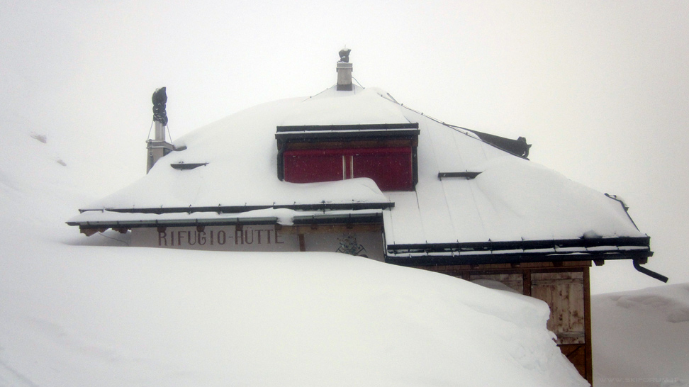 99594-rifugio-forcella-pordoi.jpg