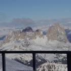 Il gruppo del Sassolungo visto dalla stazione di monte della Funivia della Marmolada.