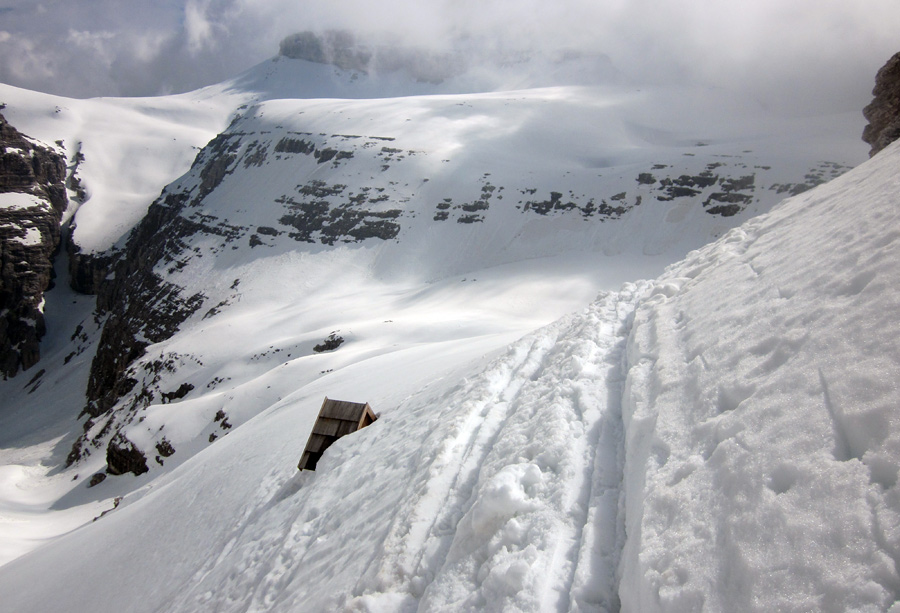 102806-ancora-tantissima-neve.jpg