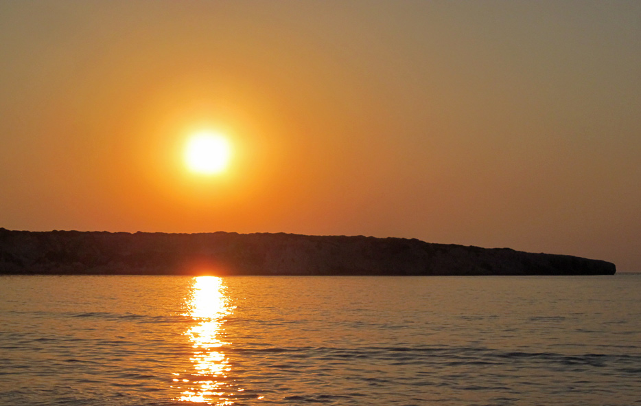 104876-tramonto-lara-beach.jpg