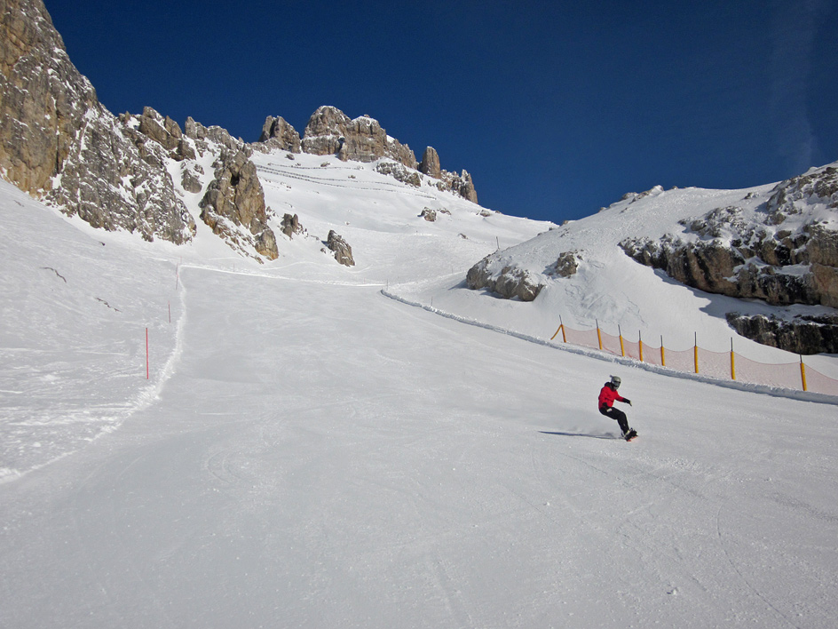 107941-snowboarder-rovinano-piste.jpg