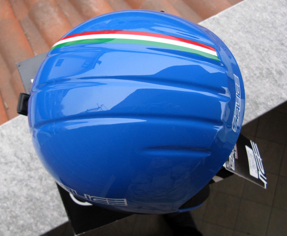 110136-casco-3.jpg